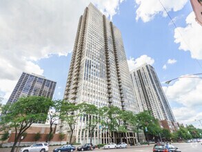 Building Photo - 1660 N La Salle Dr
