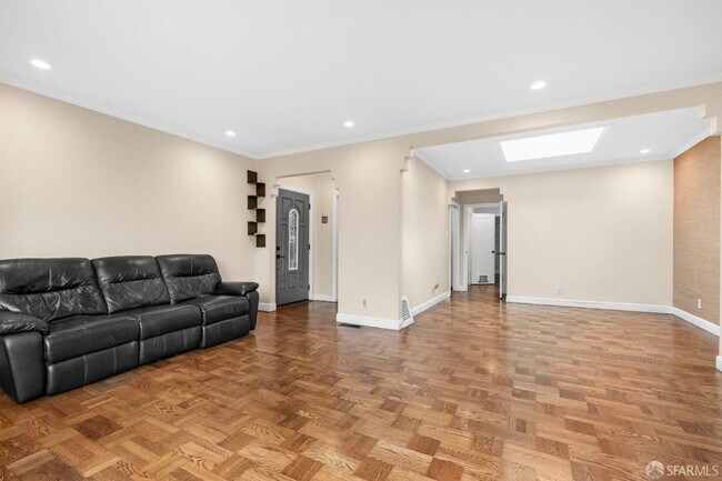 Foto del edificio - 112 Baden St