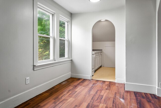 Foto del edificio - 44 Euclid Ave