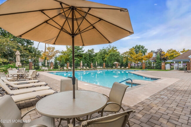 Foto del edificio - 45 Rawson Cir