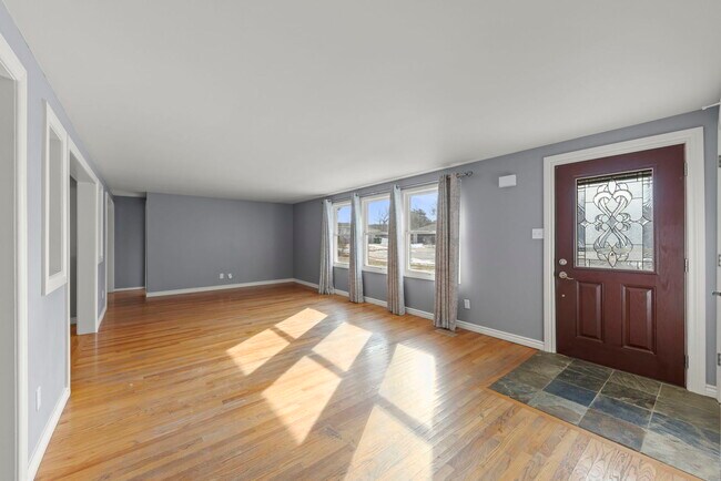 Foto del edificio - 548 Jo Ann Ct