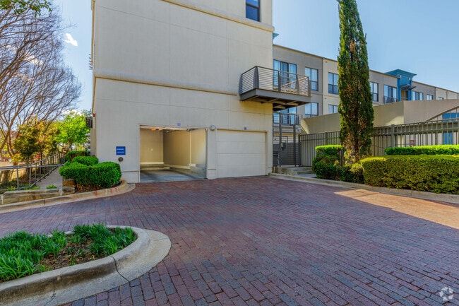 Building Photo - 4414 Cedar Springs Rd
