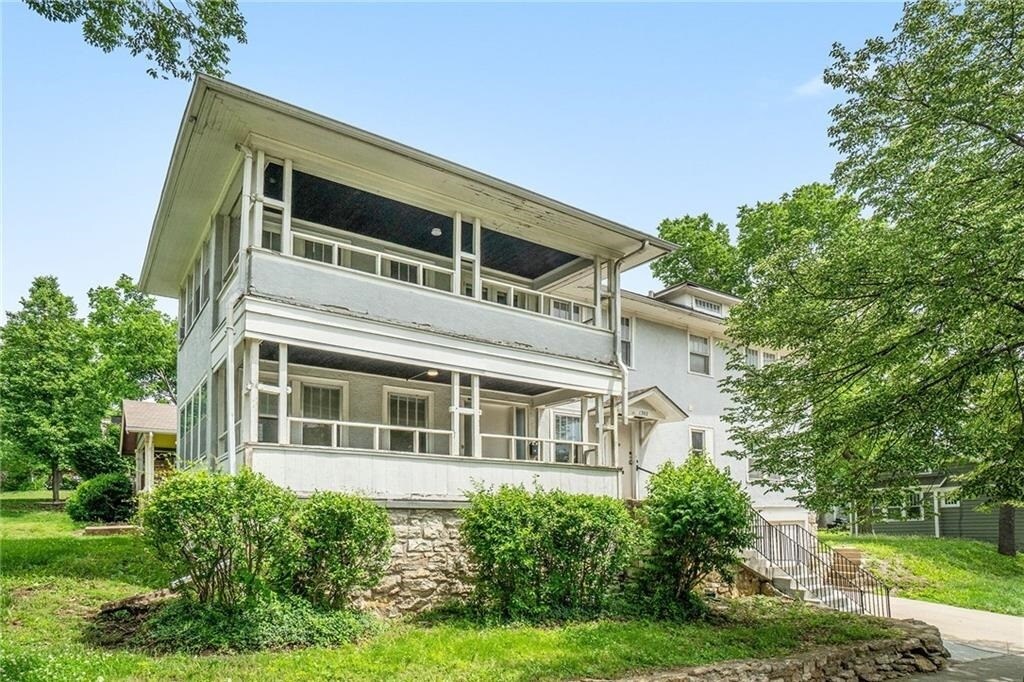 Foto principal - 1300 Rockhurst Rd