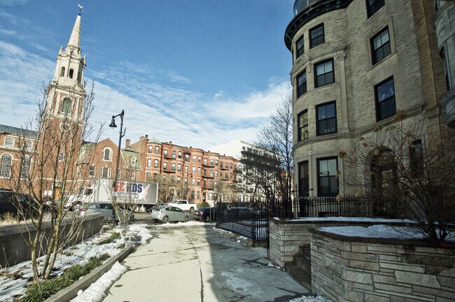 Foto del edificio - 877 Beacon St