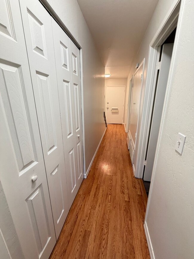 Foto del edificio - Convenient 2 Bedroom Condo in Bennett Valley