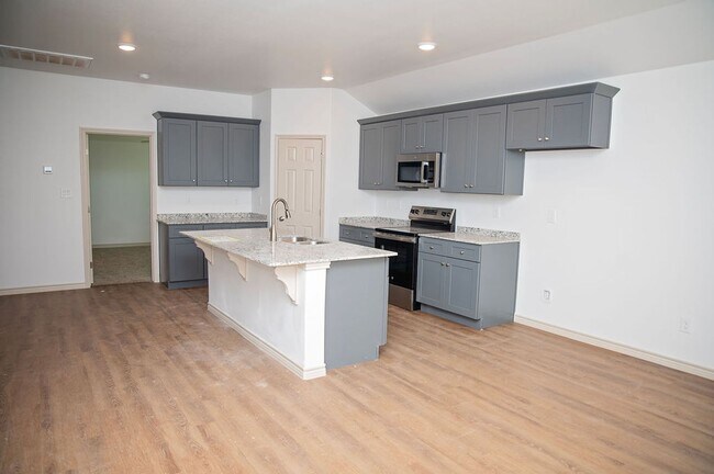 Foto del edificio - New Construction Perfection – $2,499