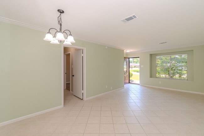 Building Photo - 495 Longmeadow Dr