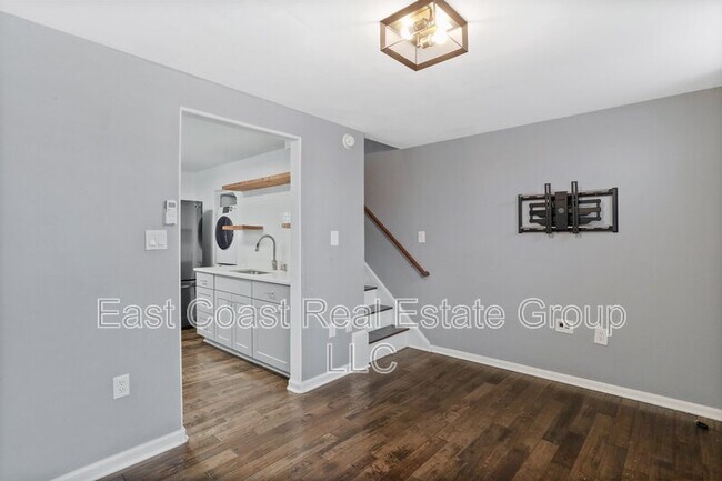 Building Photo - 13 S Bentz St