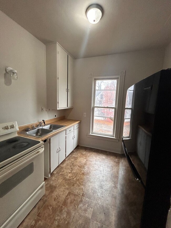 Building Photo - 2329 S Harrison St