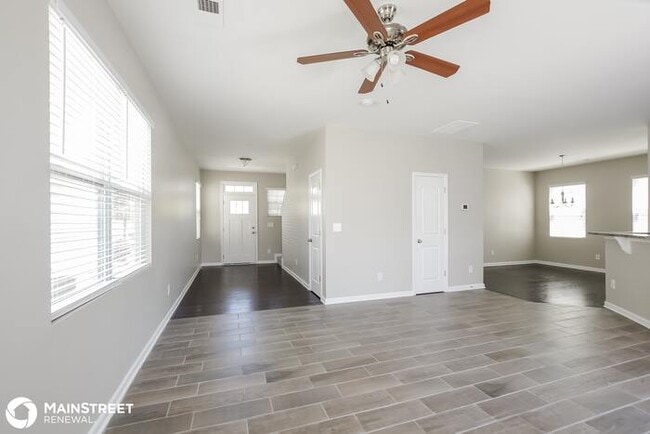 Building Photo - 523 Knothole Ln