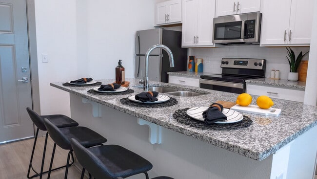 The Manchac: 1 BR, 1BA- Kitchen - The Oaks at River Bend