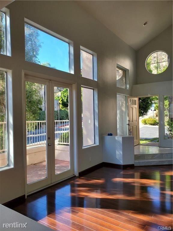 Building Photo - 3 br, 3 bath Townhome - 1904 Caminito de l...