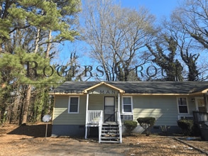 Building Photo - 106-108 Carter St