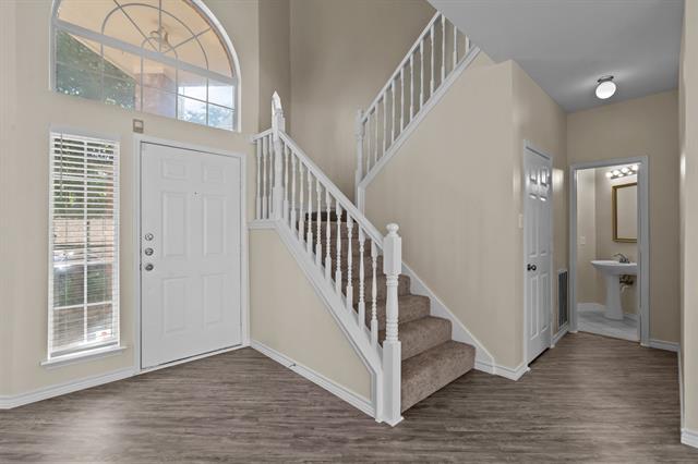 Foto del edificio - 6016 Willow Wood Ln