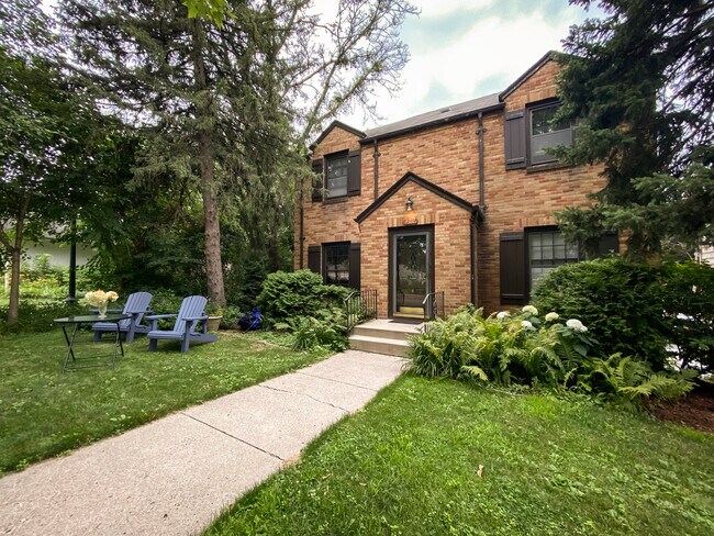 Foto del edificio - 4336 York Ave S