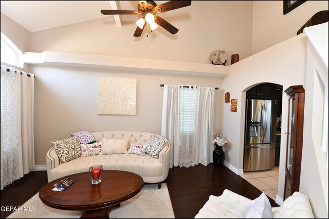 Building Photo - 5060 Silver Sands Ave