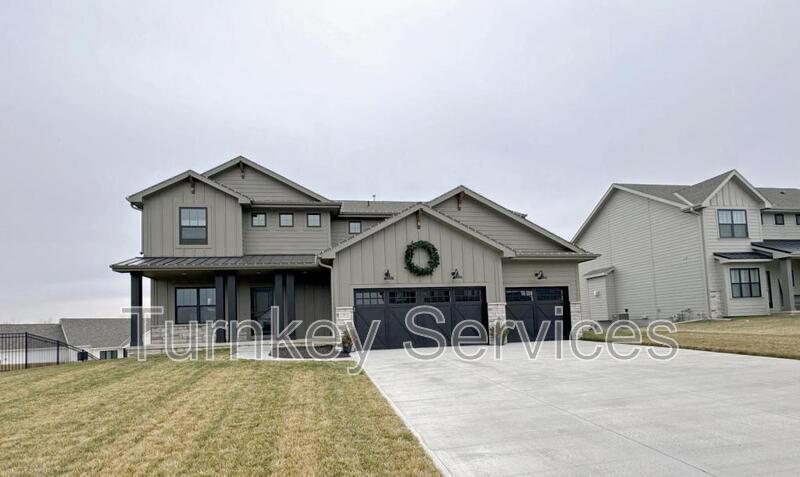 Foto principal - 13812 S 52nd St