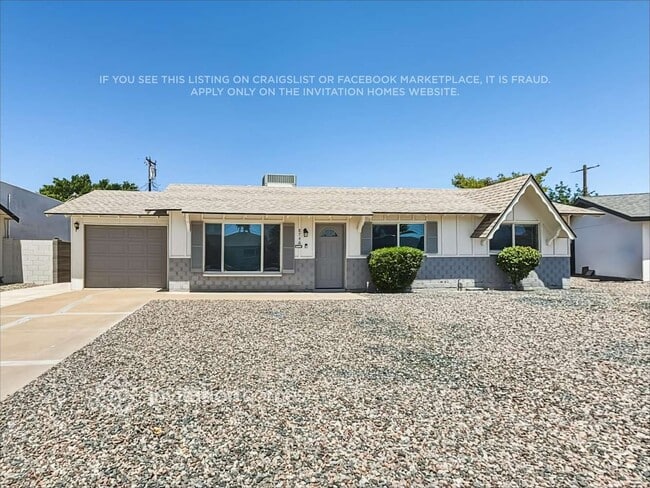 Building Photo - 8746 E Palm Ln