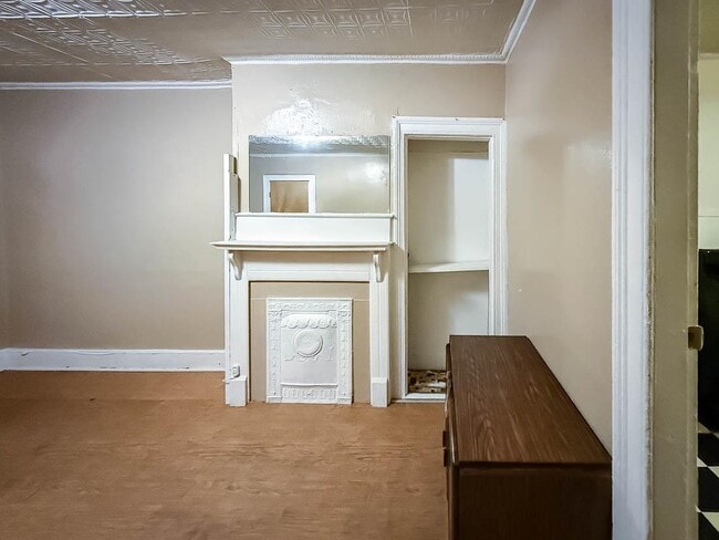 Building Photo - 164 Griffith St