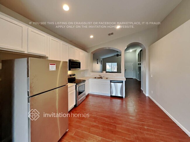 Foto del edificio - 2555 W Lynne Ln