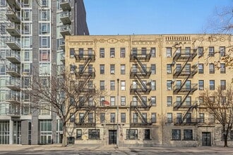 Building Photo - 195 S 4th St