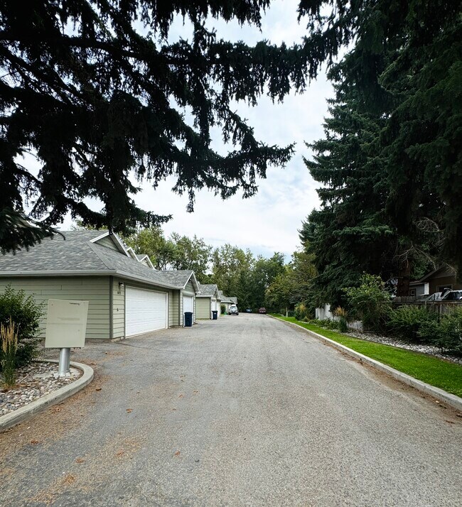 Foto del edificio - 106 E College St