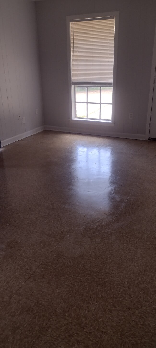 Building Photo - 141 Clinton Ct