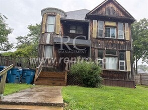 Building Photo - 1124 N Walnut St