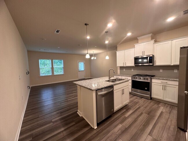 Building Photo - 3BR 2.5BA Townhome in High Point