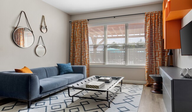 Una variedad de planos de planta abiertos que se adaptan a las necesidades de su apartamento. - The Chase at Overlook Ridge, East