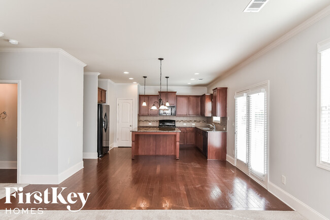 Building Photo - 6757 Big Sky Dr