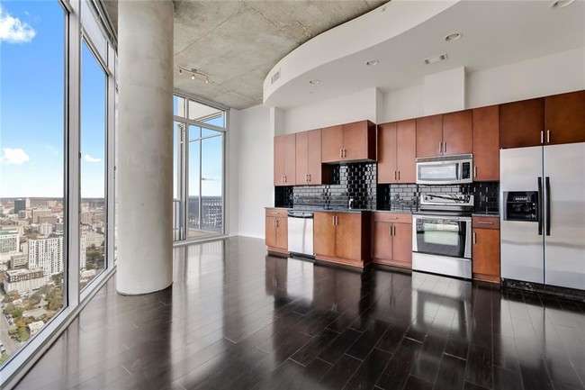 Building Photo - 360 Nueces St