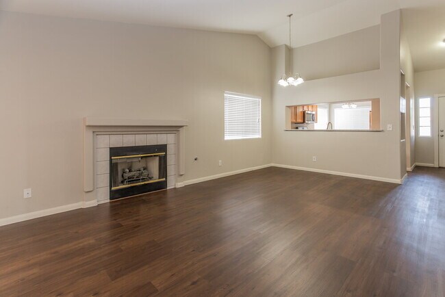 Building Photo - 3110 De Vinci Ct