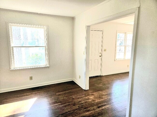 Building Photo - 2020 Regent St