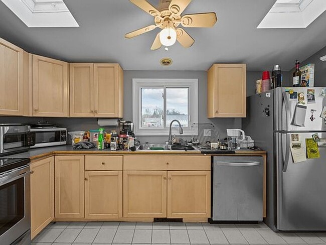 Photo - 22 Third School St House