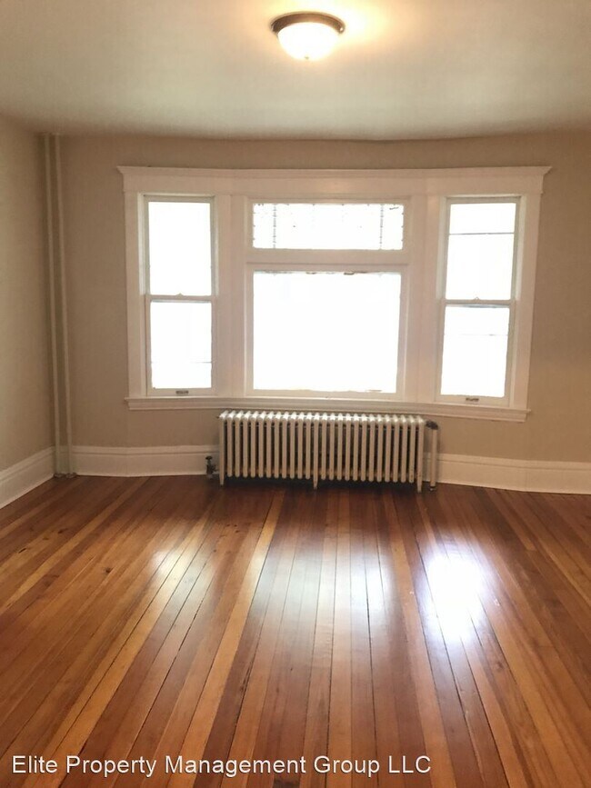 Foto del edificio - 2 br, 1 bath House - 892 Rose Ave E - Apt 1