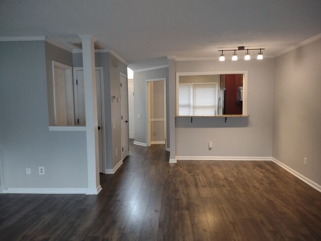 Building Photo - Move In Ready Townhome located in The Gate...