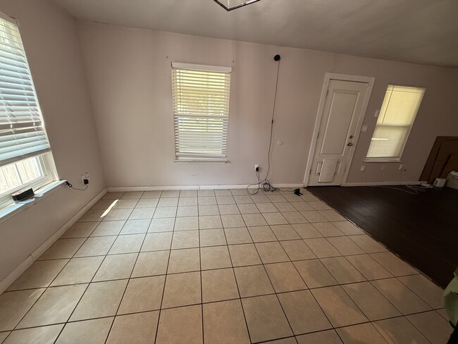 Building Photo - 2209 Frontera St