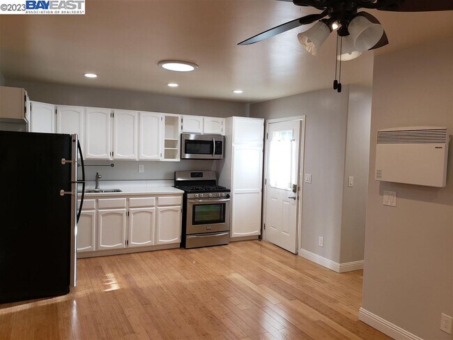Building Photo - 37791 Iron Horse Ln