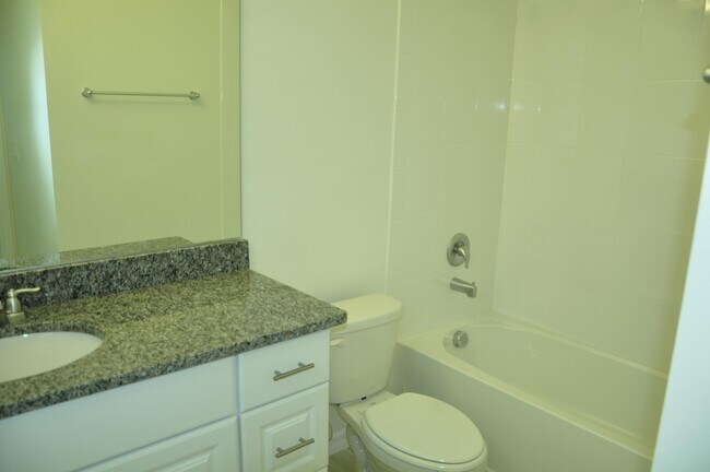 Foto del edificio - 16814 Oakboro St