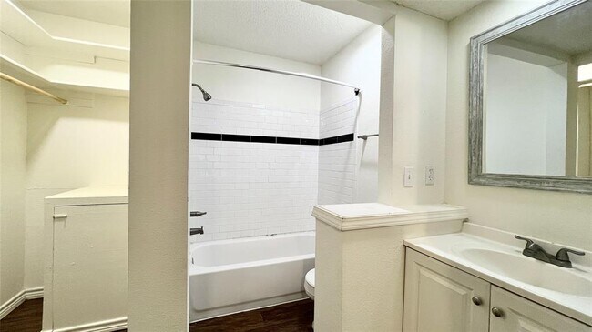 Building Photo - 4501 Witham Ln