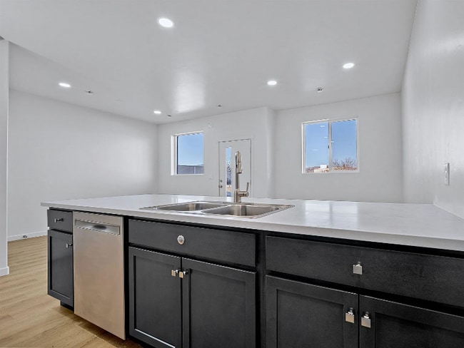 Foto del edificio - 2786 Caspian Wy