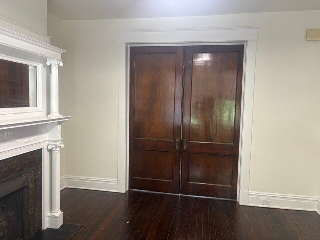 Foto del edificio - 411 W 24th St