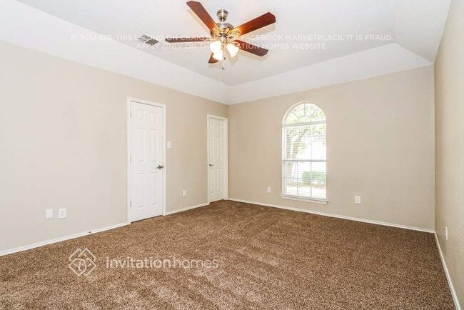 Building Photo - 705 Crestmont Dr
