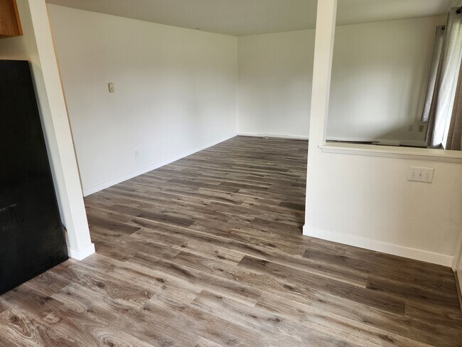 Foto del edificio - 806 96th Ave NE