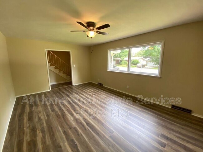 Foto del edificio - 1272 E Woodland St