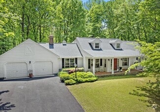 Building Photo - 7140 Persimmon Ln