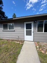 Building Photo - 5408 Helen Ct