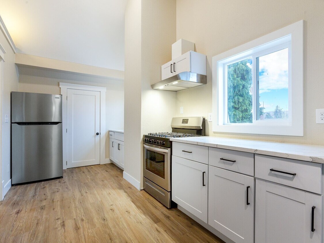 Photo - 4215 N Colonial Ave