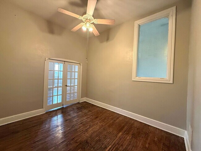 Foto del edificio - 241 N Queen St